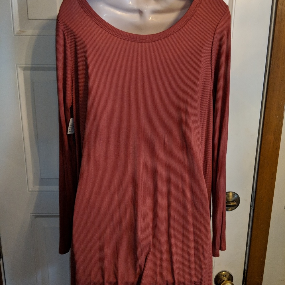 TOP/BLOUSE - Picture 2 of 5